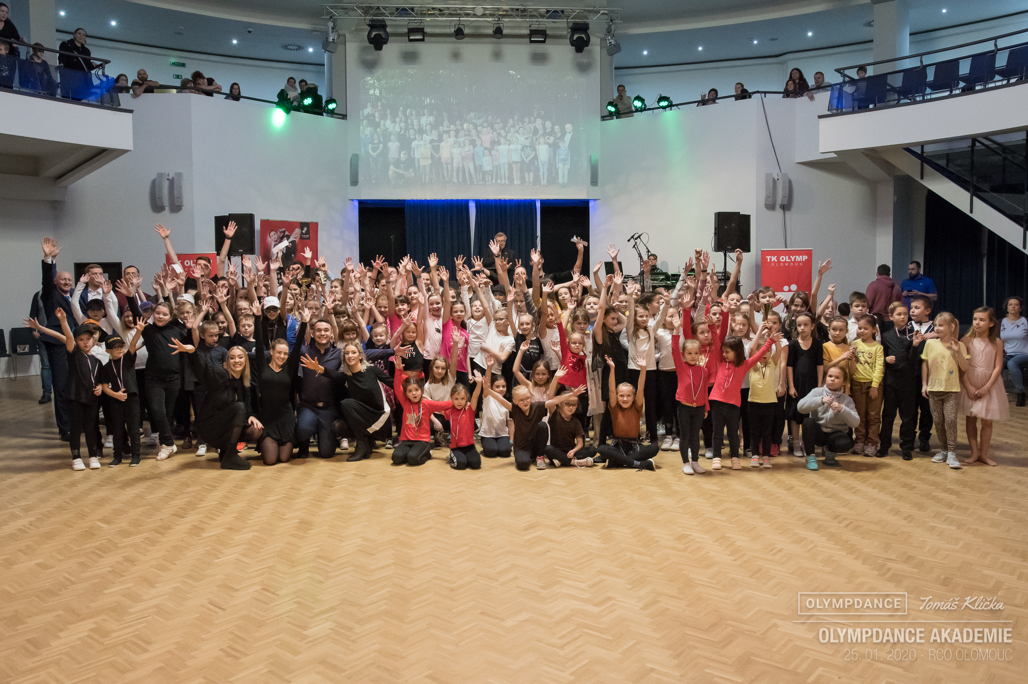 Společné foto závěrečného vystoupení Olymp Dance